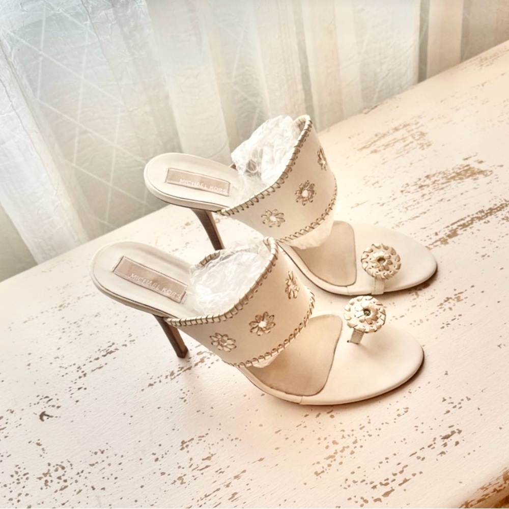 Michael Kors Elegant White/ Gold accented Women's Heeled Sandals - Picture 8 of 8